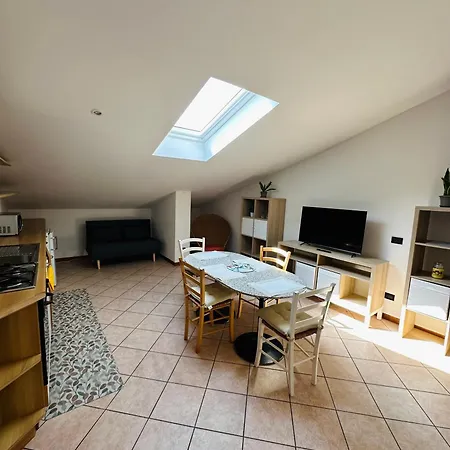 Appartamento - Lago&monti Views- Free Wi-fi *